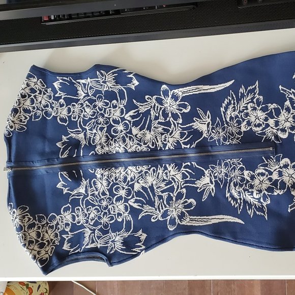 BCBGMaxAzaria Ellena Denim Combo Bodycon Dress - Picture 4 of 5